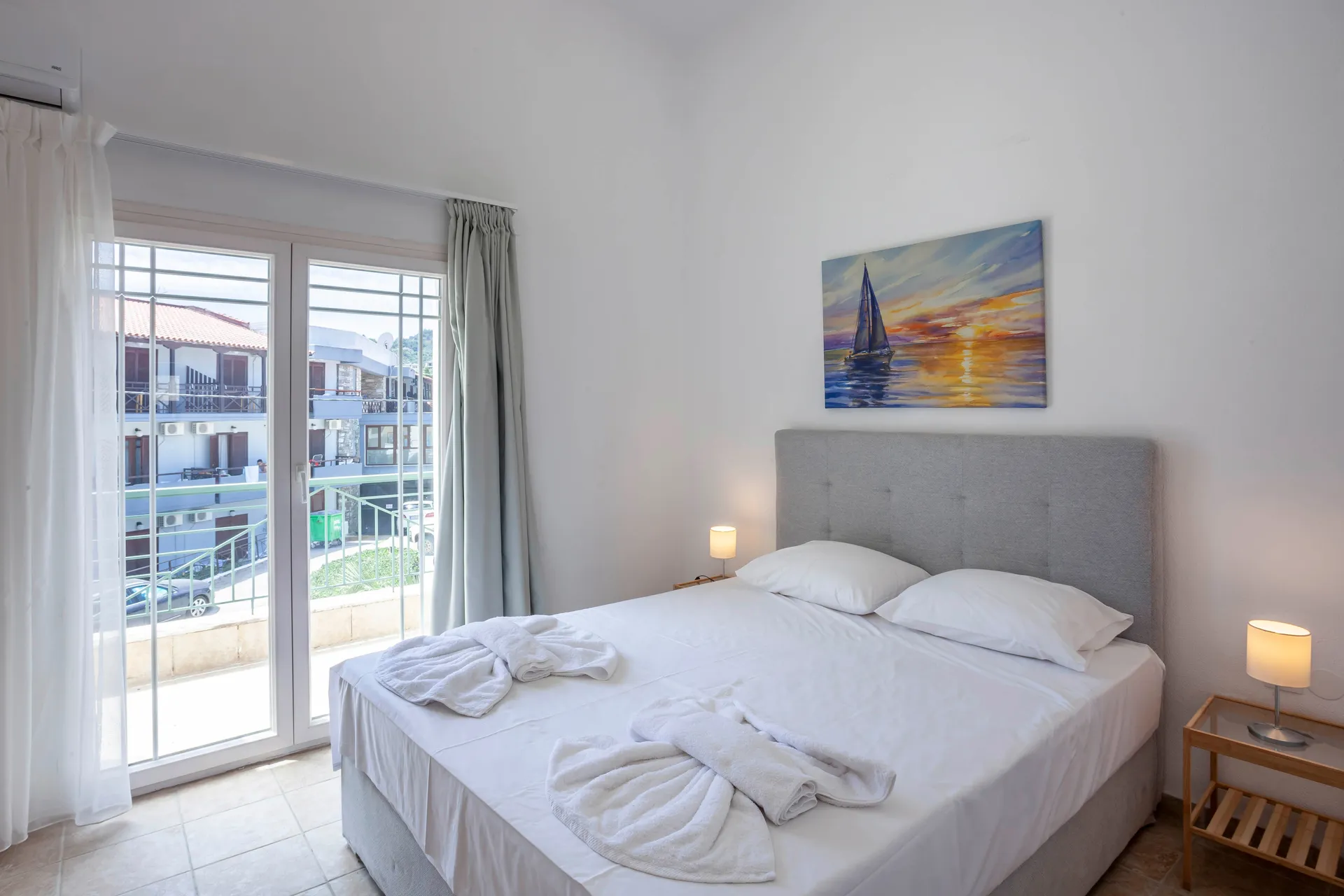 Tiara Holidays - Aris Luxury - 2 bedroom apartment with balcony - bedroom 1